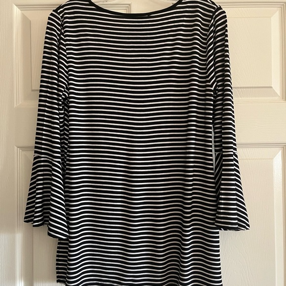 Cable & Gauge Black and White Top - Picture 2 of 3